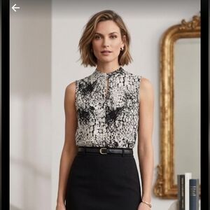 Forever 21 Black and White Sleeveless Printed Shell Top 17 inch p2p